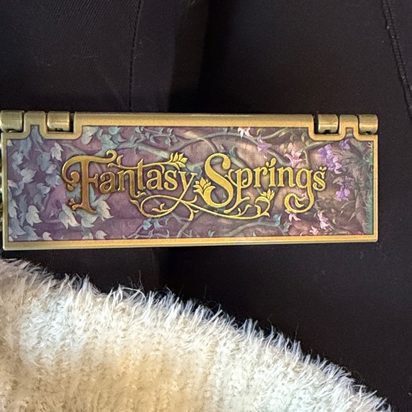 Disney Fantasy Springs Tokyo Mini Snack Case - Picture 7 of 8